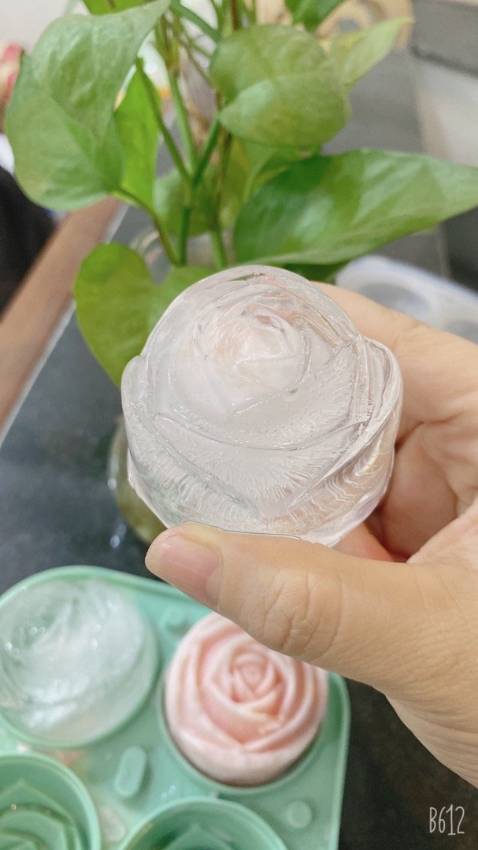 Giao hàng đúng, làm đá rất đẹp nhé, xinh lắm ạ, đóng gói cẩn thận