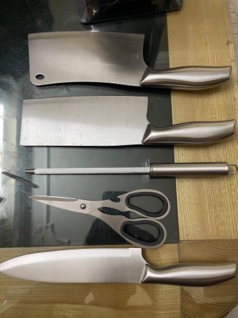 Sản phẩm như hình, cầm hơi nhẹ tay nhưng cắt gọt chắc cũng ổn. Phù hợp với giá tiền. Ủng hộ shop 5*