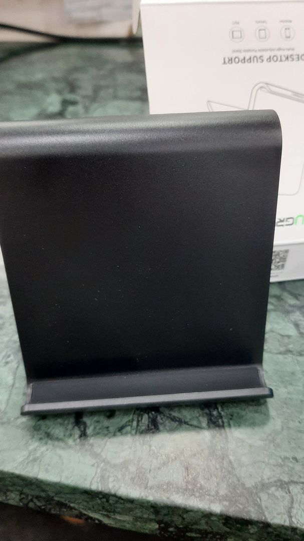 Sản phẩm đúng mô tả, giá đỡ đẹp, chắc chắn, có thể điều chỉnh độ mở, gấp gọn tiện dụng. Hộp nguyên seal. 5* cho shop uy tín