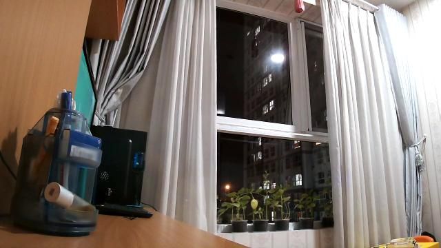 Giao hàng rất nhanh, mình chọn giao tiết kiệm nhưng nhận hàng chỉ trong 16 tiếng tính luôn ban đêm, đặt lúc 23h45 đêm trước thì 18h ngày hôm sau đã nhận được hàng.
Chất lượng sản phẩm tốt, hình ảnh rõ nét, micro tích hợp thu âm nhạy, bật quạt gió mà âm thanh thu được không ồn. Cảm ơn ship, cảm ơn Tiki!