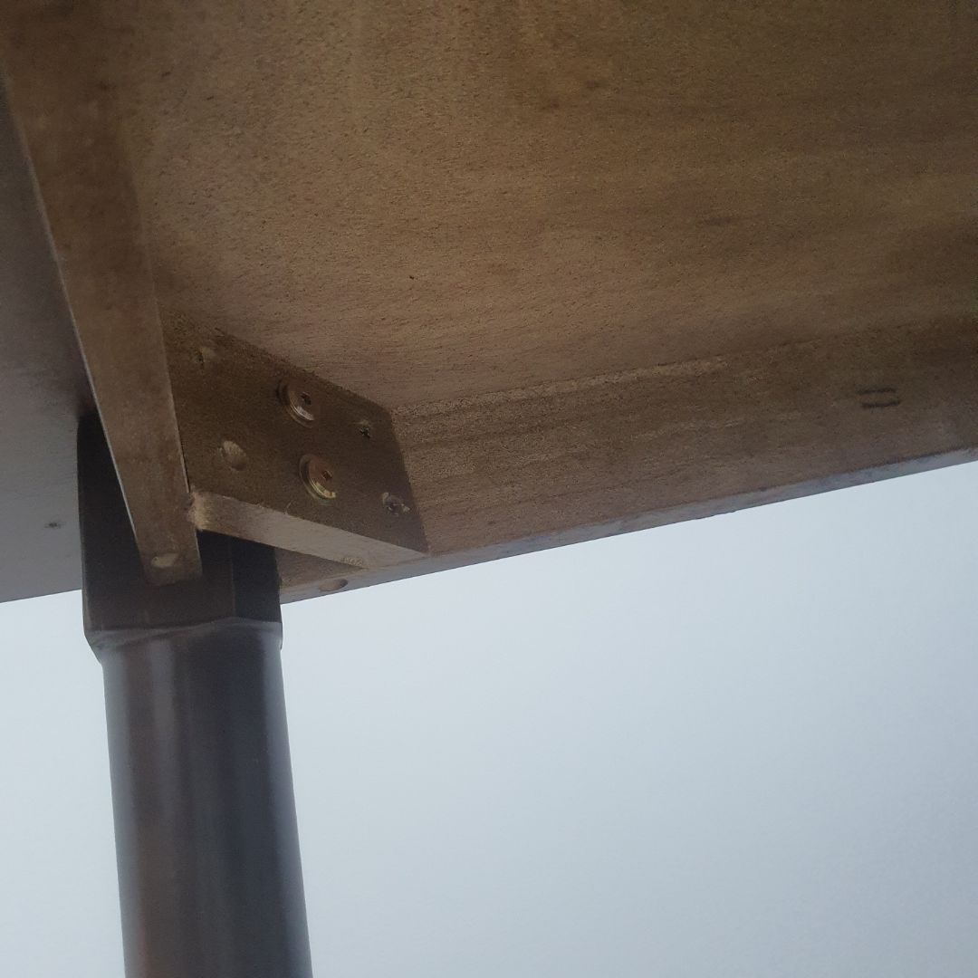 shipper nhiệt tình hỗ trợ lắp ráp. mình mua bộ 6 ghế nên mặt bàn lớn, phù hợp nhiều mục đích sử sụng. Hàng nhận được giống như hình quảng cáo.