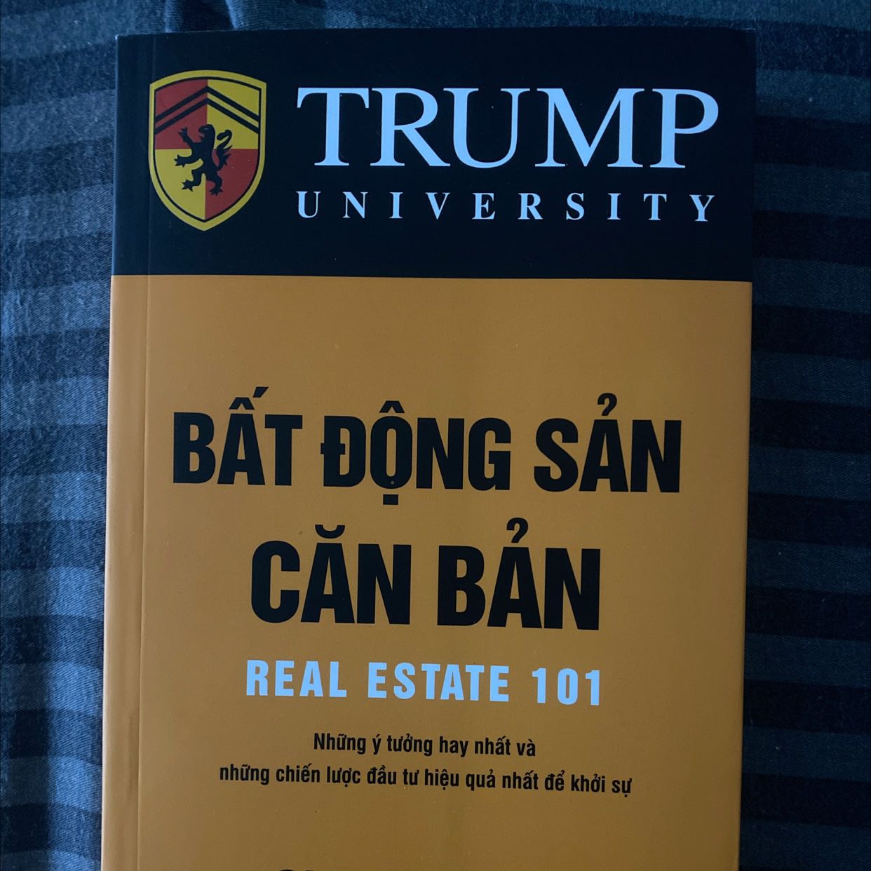 Nếu muốn có kiến thức về đầu tư BDS và không bị bị *** khi giao dịch thì nên đọc những cuốn sách như thế này vừa được các nhà vĩ nhân chia sẻ kinh nghiệm mà bỏ tiền ra mua rẻ hơn nhiều so vs bị *** ngoài đời