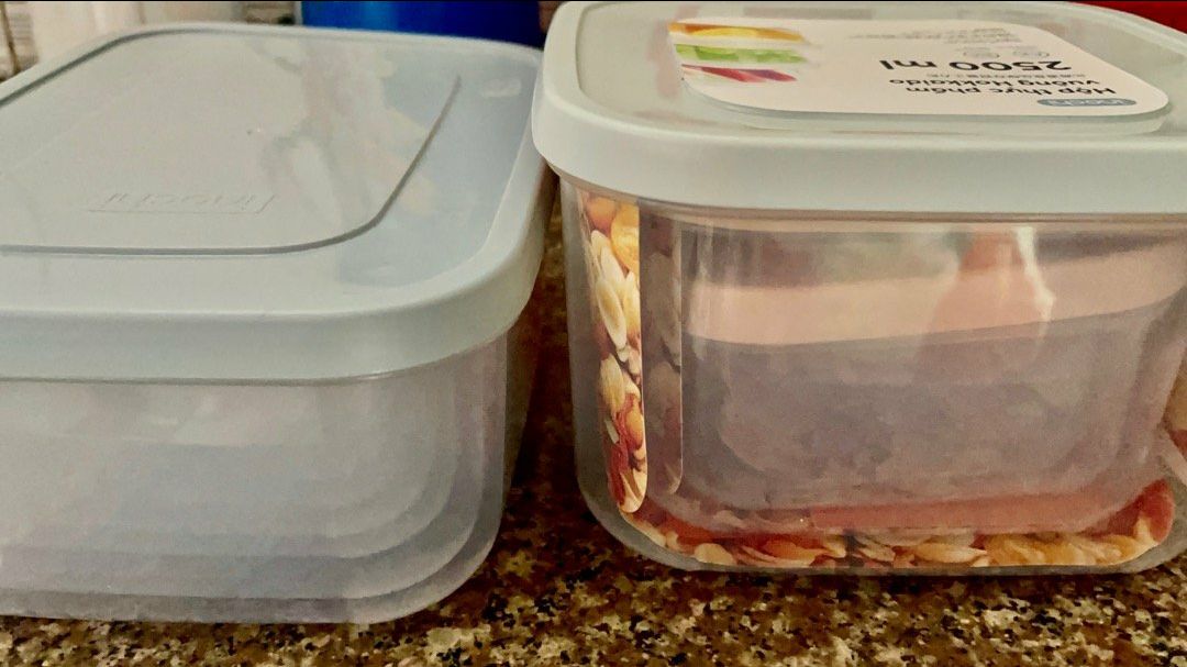 Đóng gói rất cẩn thận, hàng giao đúng ảnh. Shop tư vấn nhiệt tình, hộp dùng tiện, đáng đồng tiền, sẽ ủng hộ shop dài