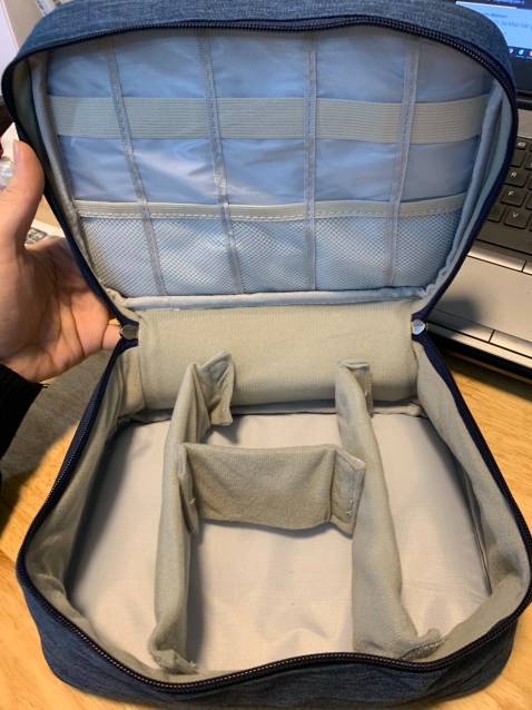 Hàng rất chất lượng, đường may chắc chắn và đẹp mắt, thiết kế hợp lý cho để phụ kiện cần để riêng cho gọn gàng.
Giá rẻ, đóng hàng đẹp mặt, giao hàng rất nhanh
Cám ơn tiki!