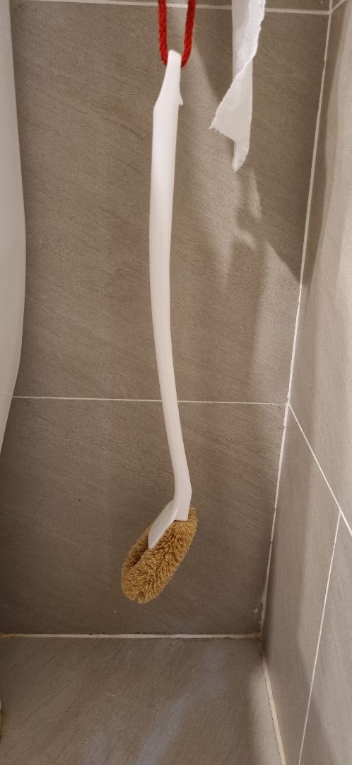 Không hiểu sao đặt cùng lúc màu xanh và trắng mà cây màu trắng nhìn như hàng cũ. Cám ơn NCC và Tiki