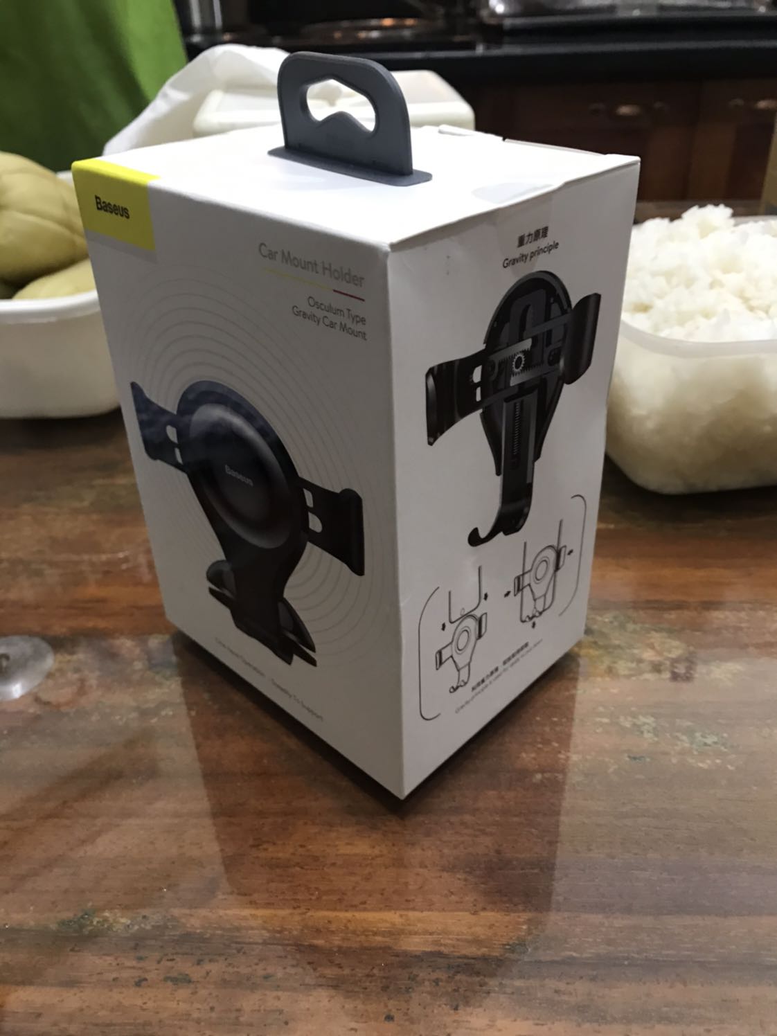 Độ bám dính rất tốt, lưu ý chỉ để được dọc máy. Còn có lắp lên được táp lô hay không tuỳ thuộc vào độ bằng phẳng của táp lô xe đó.