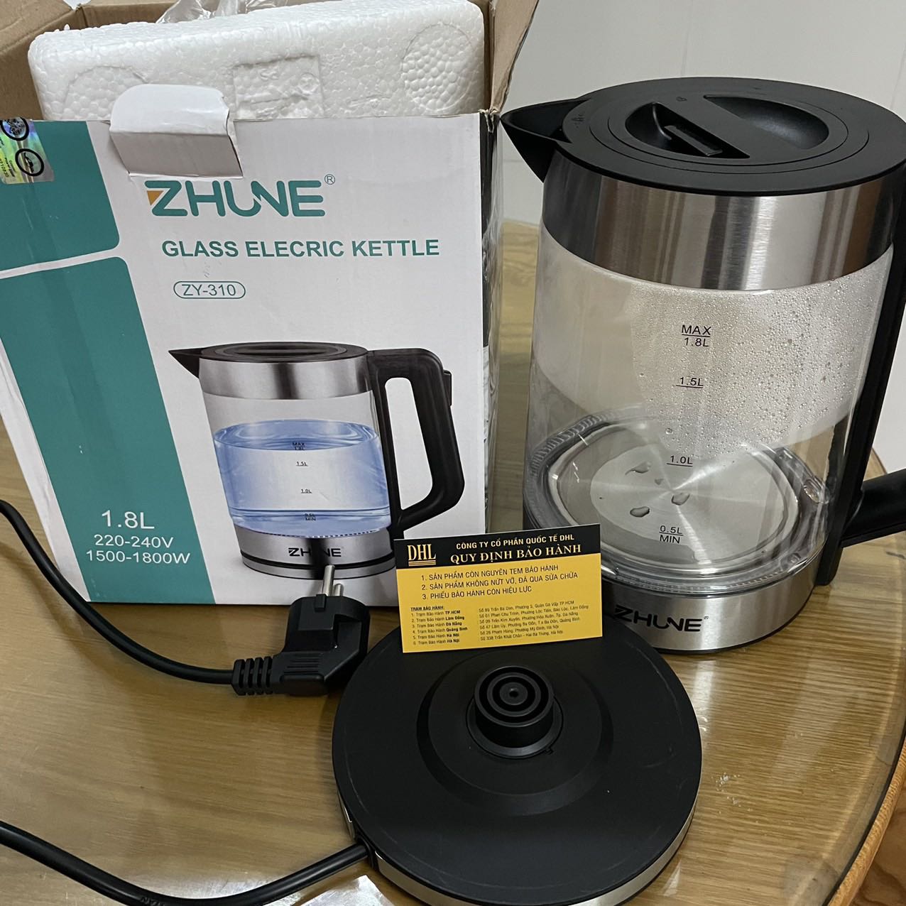 Shop siêu nhiệt tình luôn í ! Hàng có vấn đề shop sẽ hổ trợ đổi trả ! Mọi người yên tâm mua nha! Shop trả lời tin nhắn cũng dễ thương nak👌👌👌. Ấm thuỷ tinh nhìn rất đẹp, nên mua nha mọi người .