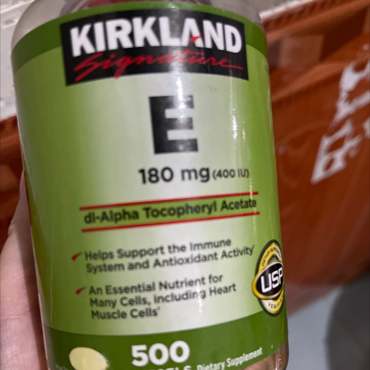 Sản phẩm chính hãng , giao hàng nhanh, có quà tặng kèm, tôi rất vui khi được nhận món quà bất ngờ. Cảm ơn Shop