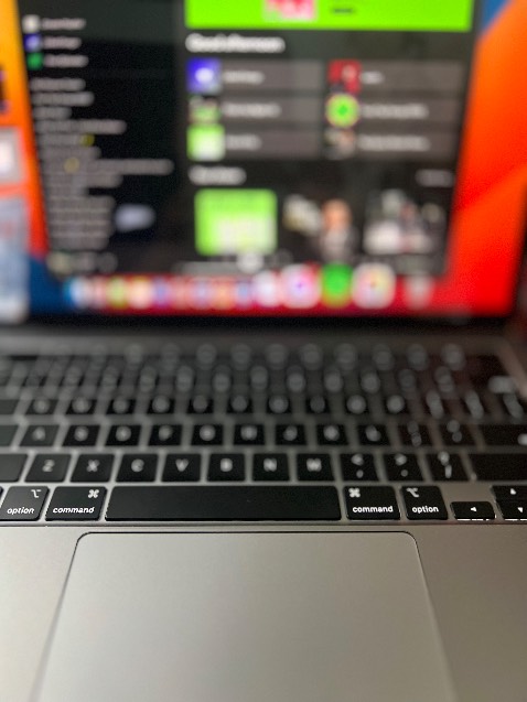 Giao hàng rất nhanh chỉ trong 2h và máy rất đẹp.