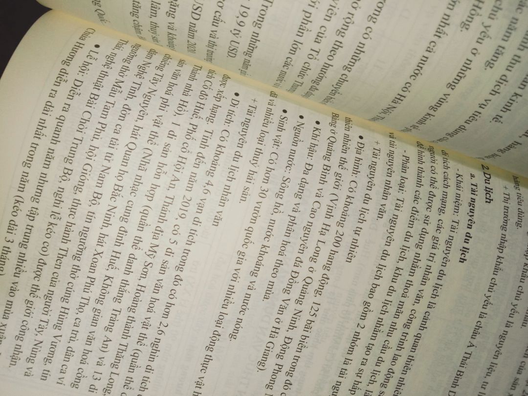 Tậu được quyển cuối cùng, hên thiệt, mà giao hàng cũng nhanh khủng khiếp chứ... Sách hayyyy