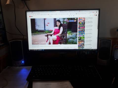 Lần 1 hàng bị lỗi, không vào nguồn, nhưng shop hỗ trợ nhiệt tình, đổi sản phẩm mới khác ngay hôm sau. Dịch vụ shop này rất tốt và uy tín, có trách nhiệm. Tiki là kênh mua hàng có DV cskh tốt nhất. Thanks