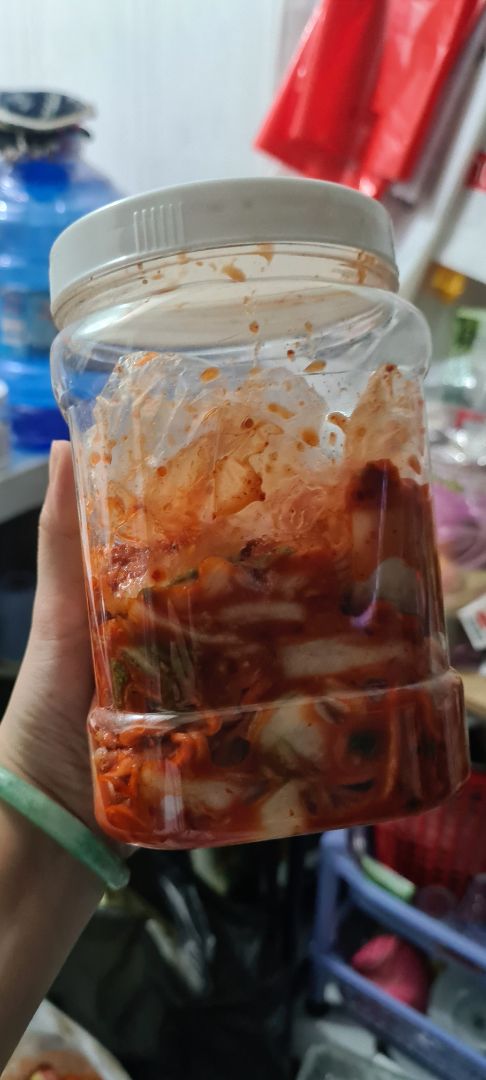 Xốt siêu tiện luôn, sơ chế cải thảo với muối xong, rồi trộn với sốt này là thành phẩm. K cần phải lọ mọ chuẩn bị xốt ướp thủ công. Khỏe. Dùng hết sẽ mua tiếp.