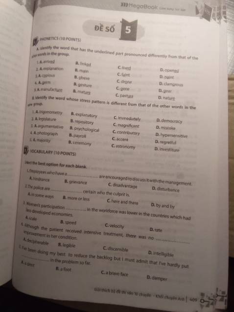 Giao hàng siêu nhanh, mình mới đặt hôm trước hôm sau nhận hàng luôn. Vì giao nhanh nên sách mới nguyên không bị móp méo. Bìa siêu đẹp luôn, mình ngắm từ sáng đến h chưa chán. MÌnh chưa đọc sách nên chưa có nx gì về ND, sẽ gửi feedback sau.