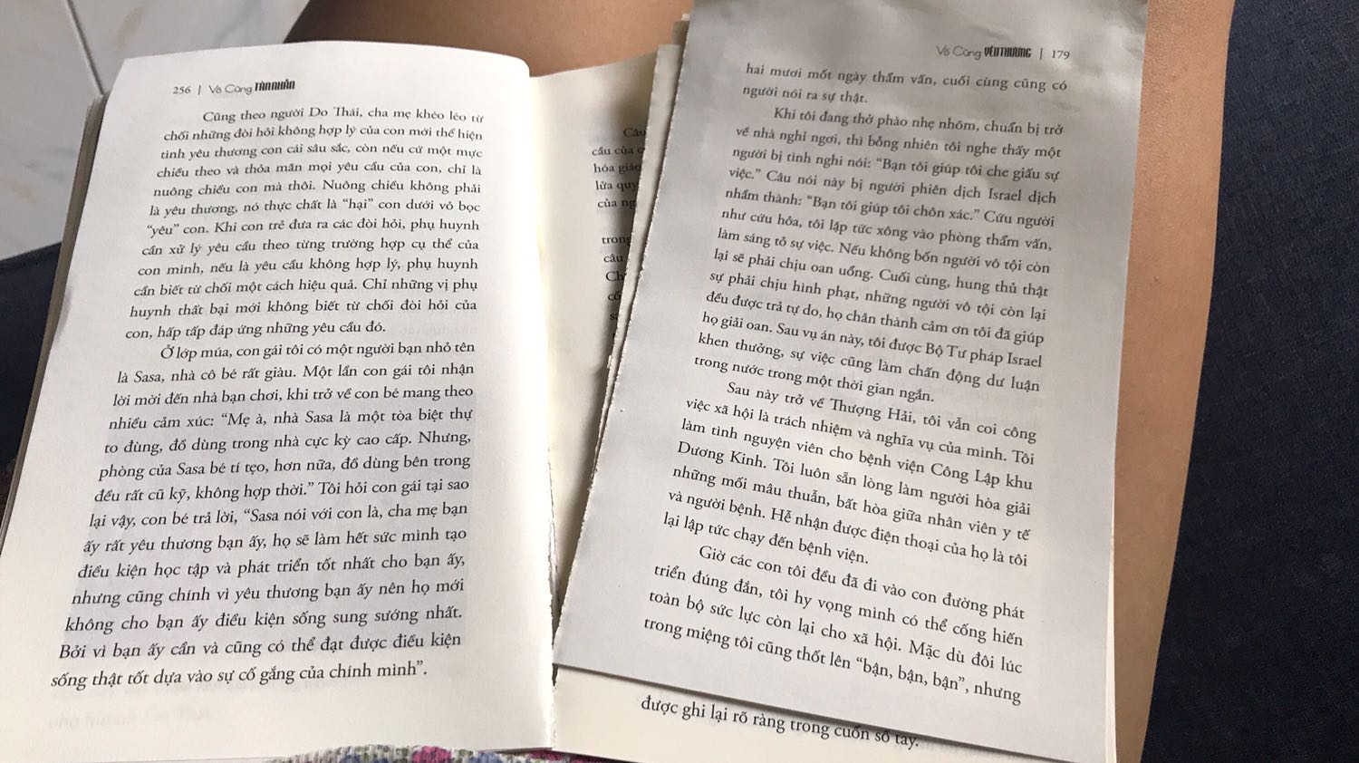 Nội dung sách thì Ok nhưng chất lượng sách thì chán quá, đọc đến đâu gáy sách rớt ra tới đó. Một trải nghiệm đọc sách tồi tệ!!!