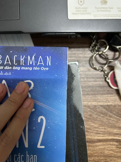 Đổi 2 lần thì lần 1 sách tràn keo, lỗi khổ, lần 2 vẫn lỗi có chán không.