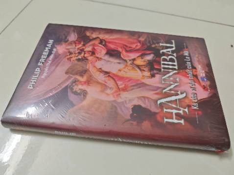 Sách bọc kỹ và còn nguyên seal. Tiki giao hàng rất nhanh, tối đặt sáng mai đã có hàng. Sản phẩm rất chất lượng.