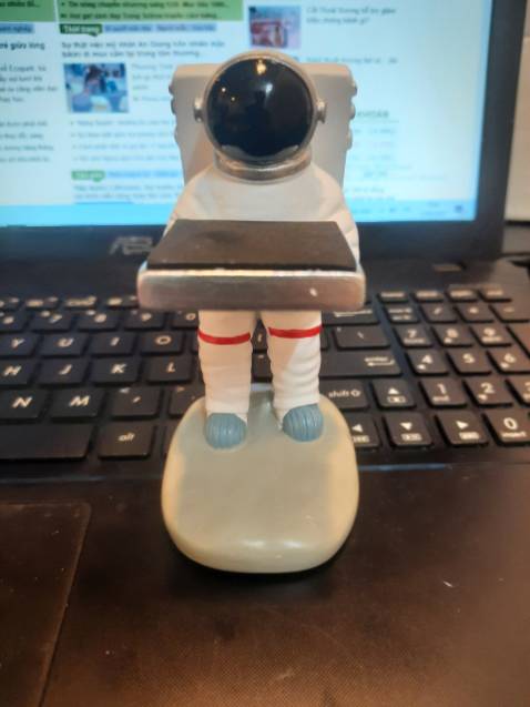 Giá đỡ đẹp, cầm nặng tay. Màu sơn cũng xinh rất ổn luôn. Sau sẽ mua thêm làm quà tặng