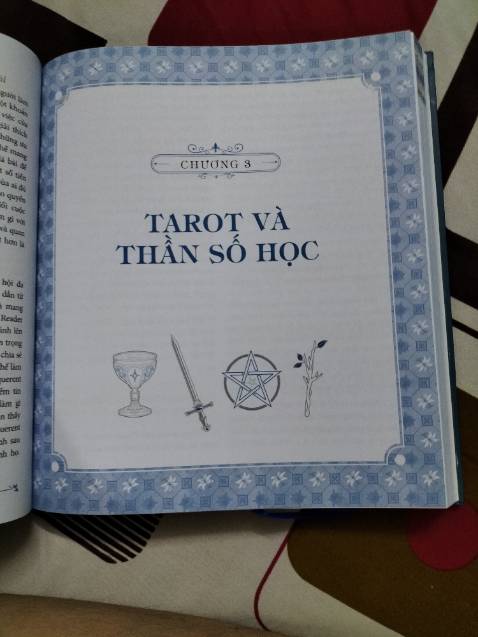 Sách đẹp , nguyên seal, màu đẹp , ổn cho mọi đối tượng nhưng bị dơ trong lúc in mong bên nxb sẽ cẩn thận hơn