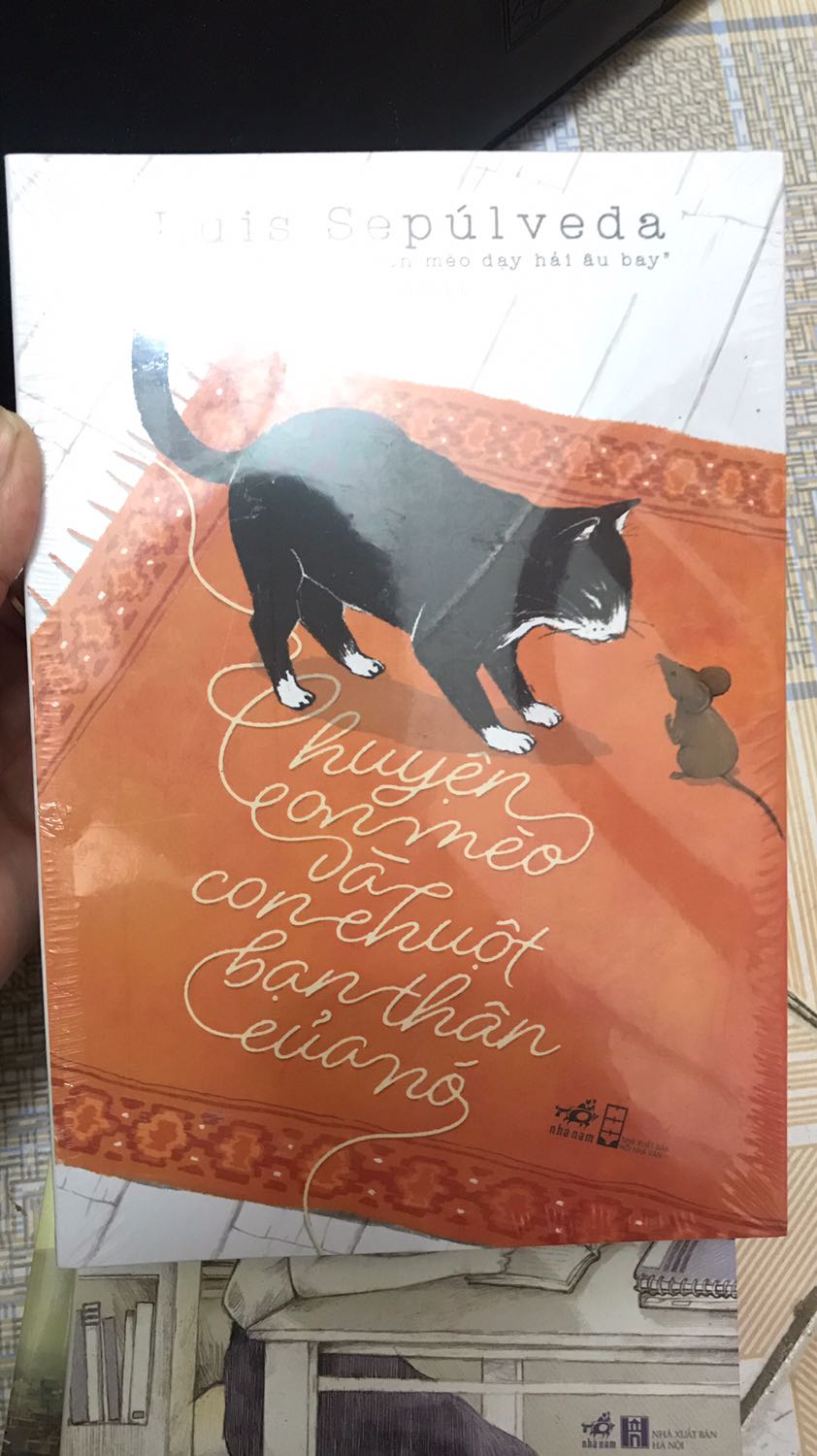 Mua combo này đem tặng nhiều lần mà giờ mới cho mình. Chờ sale mãi mà giảm ko được bao nhiêu, nhưng vẫn ưng lắm.
Tiki giao hàng nhanh khủng khiếp!