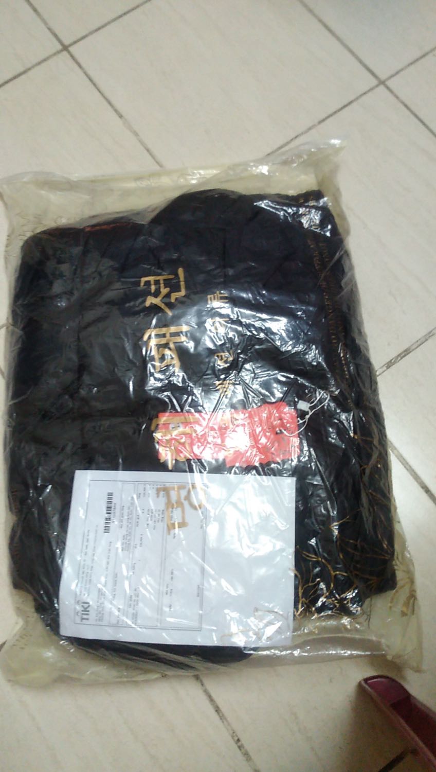 Áo khoác phản hồi vẫn chưa thấy rept . Muốn trả sản phẩm áo size L mà rất chật . Đặt màu xanh mà giao màu đen.Muốn đổi hoặc trả sản phẩm .Rất mong phản hồi Áo khoác phản hồi vẫn chưa thấy rept . Muốn trả sản phẩm áo size L mà rất chật . Đặt màu xanh mà giao màu đen.Muốn đổi hoặc trả sản phẩm .Rất mong phản hồi