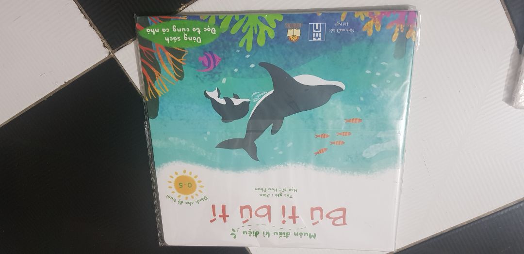 Tuyệt vời, câu từ đơn giản, phù hợp trẻ nhỏ. Màu sắc và hình vẽ rất đẹp, hứng thú