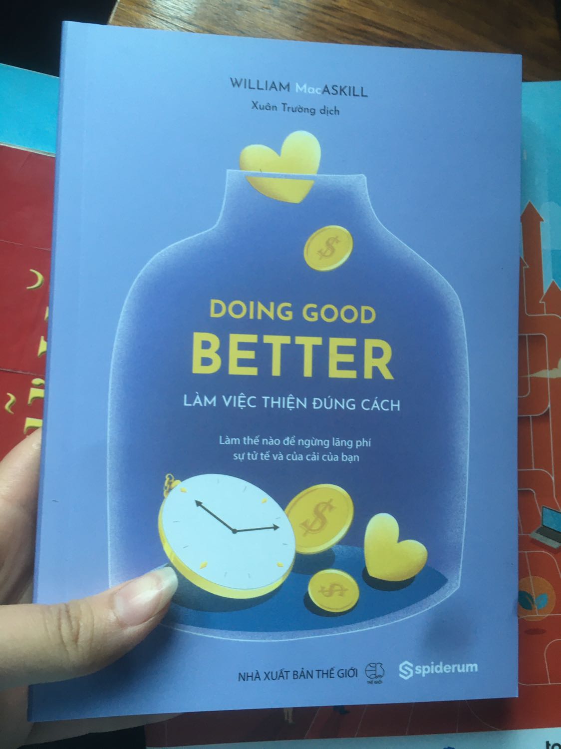 Sách xinh xỉu mình chưa đọc nên chưa biết nội dung ntn
Tiki giao hàng nhanh khỏi nói rui mới đặt hôm kia nay có rui