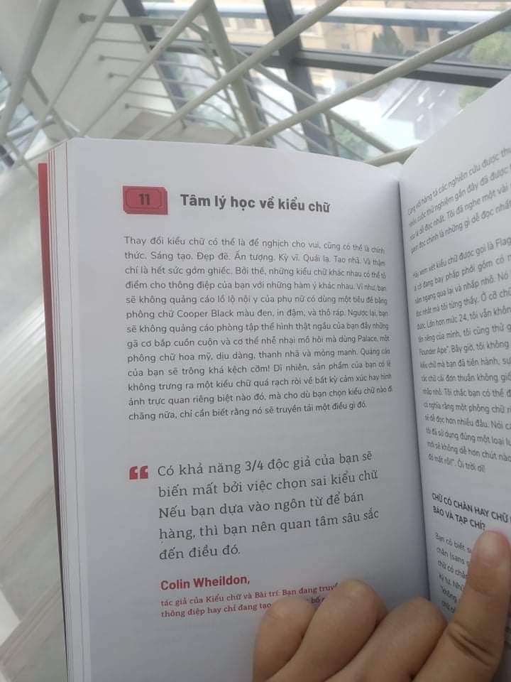 Cực kì tâm đắc với Cashvertising. Sách hay như này xứng đáng được nhiều ng` biết đến hơn!!!

Sách tập trung khai thác tâm lí con người (17 nguyên tắc nên tảng của tâm lý học tiêu dùng) từ đó đưa ra các bí quyết (công thức) để sản xuất ra những nội dung quảng cáo khiến khách hàng không thể bỏ qua, từ đó tăng tỉ lệ chuyển đổi để bán được hàng. Như tên sách nói "BÁN BẤT CỨ THỨ GÌ CHO BẤT CỨ AI".

Để làm ra một camp lớn hay thậm chí chỉ một bài viết nho nhỏ, nếu muốn tương tác tốt và chạm đến đối tượng mục tiêu thì mình phải biết họ đang nghĩ gì, cảm thấy gì và sẽ hành động như thế nào sau khi đọc những gì mình viết. Vậy nên mình rất thích tìm hiểu về hành vi KH dưới góc độ tâm lý. Bạn nào cũng quan tâm chủ đề này có thể đọc thêm cuốn Phi lý trí; Marketing Vô Thức.