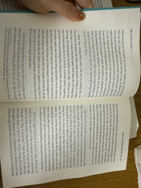 Internatinal Bestseller mà dịch qua tiếng Việt đọc khó chịu và khó tiếp nhận kinh khủng. Những câu chữ nên để dạng số và ký tự như %, “bốn mươi phản hồi trên mỗi người một tuần” … dịch như dùng google dịch vậy; ko chỉnh lại nghe cho xuôi tai và xuôi câu chữ theo tư duy tiếp nhận của người Việt. Nhiều đoạn đọc đi đọc lại thấy vừa dài dòng văn tự vừa khó hiểu. Dịch tệ + hiệu đính cũng tệ.