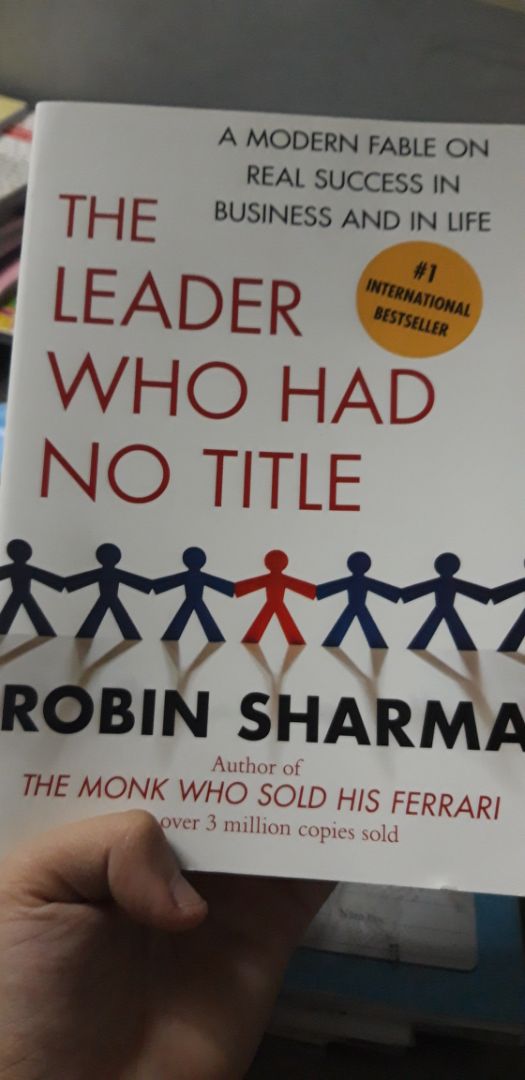 bìa khá đẹp. chữ in rõ. Đừng quá bất ngờ với chất liệu. khá mỏng đấy