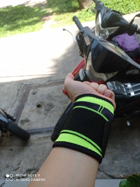 Cố định cổ tay chắc chắn nha ,đóng gói kĩ