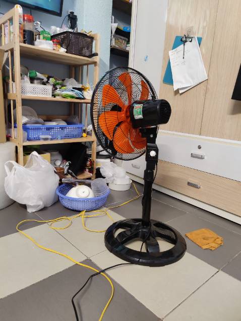 Quạt số 1 mà nó mạnh mún bay lun. Tớm lại giá rẻ, chất lượng, tốt