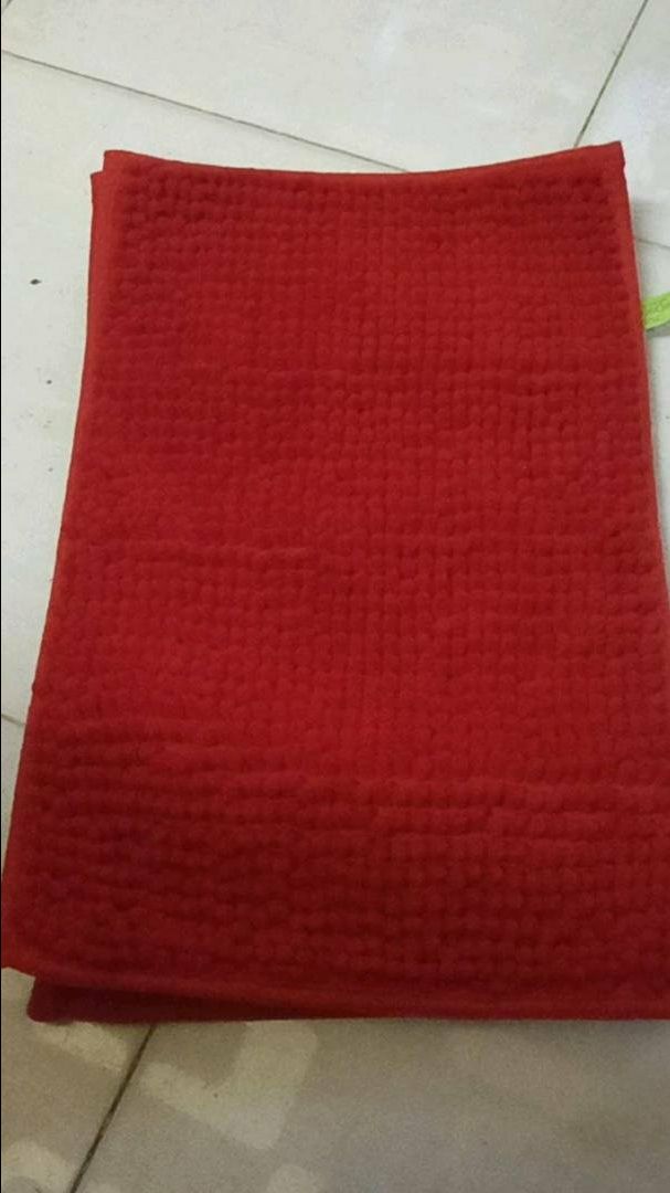 Giao hàng rất nhanh, đóng gói cẩn thận,vải mềm mịn, rất êm, săn được giá sale nên rất vui, thks shop, chúc shop buôn may bán đắt nhé ❤️