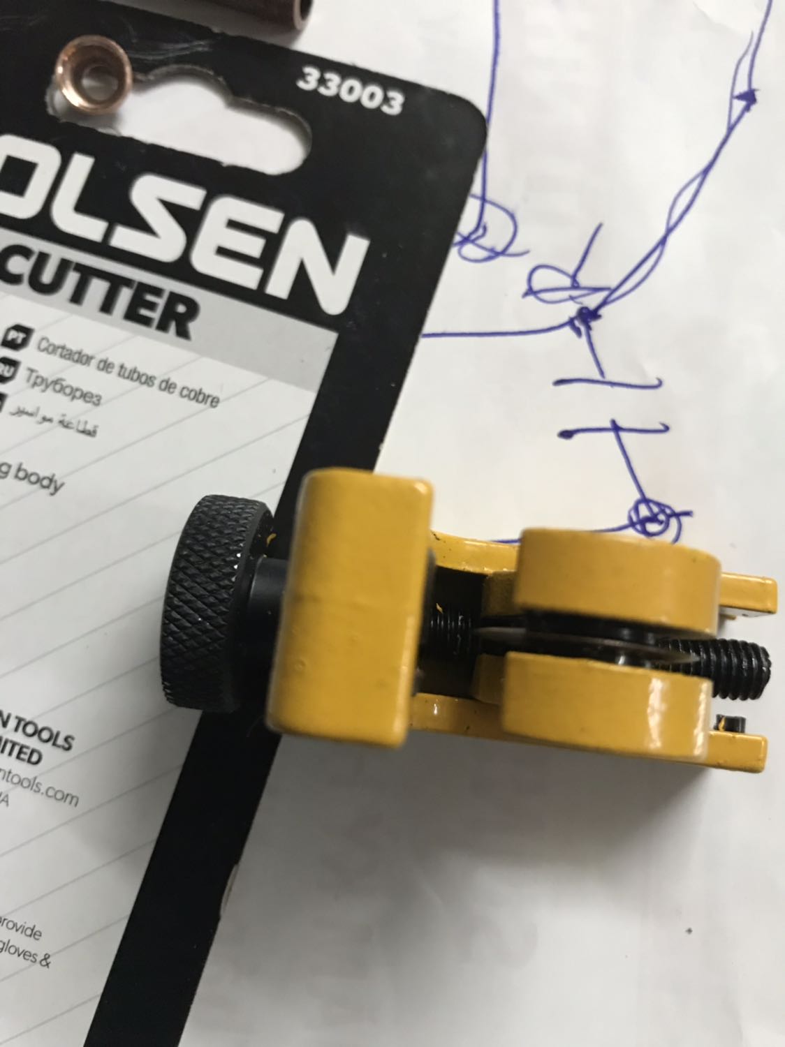 Dao cắt chưa bén lắm. Màu tạm đc , sinh viên xài  tạm ổn