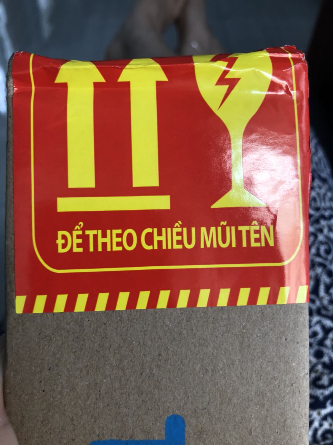 Hàng đóng gói chuẩn theo quy cách luôn. Bên trong có cả lót chống va đập nữa. Mình đánh giá cho TiKi 5 sao về mảng này. Còn chất lượng sản phẩm do mình chưa sử dụng qua sản phẩm phía công ty này bao giờ nên ko thể đánh giá ngay được ạ.