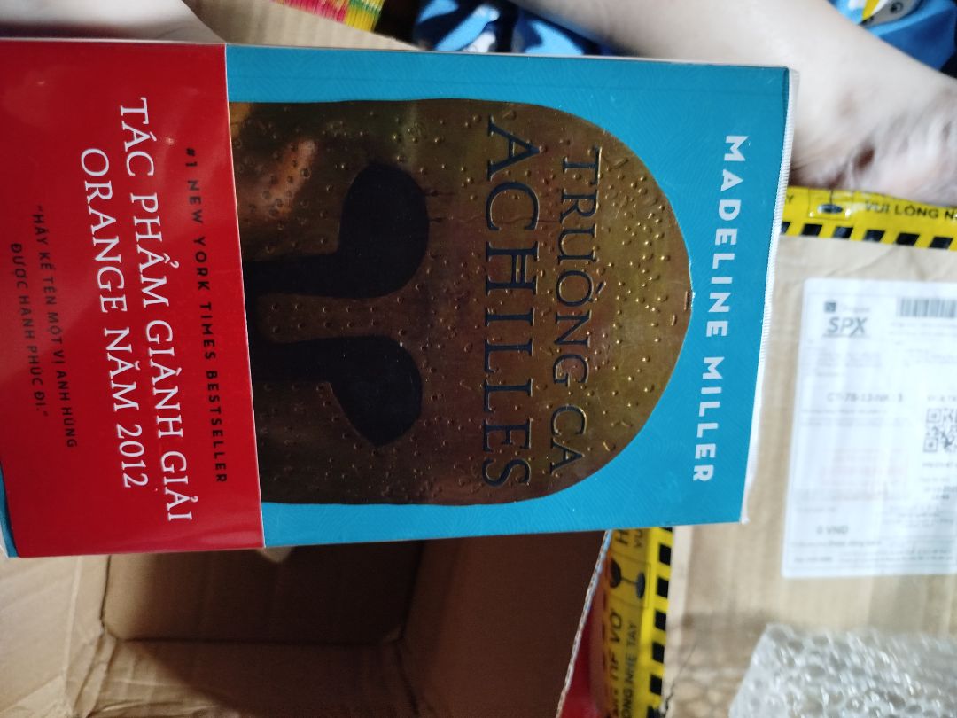 Chống sốc đầy đủ, sách còn mới, được bọc bookcare gọn gàng.
Chất lượng in tốt, sắc nét.