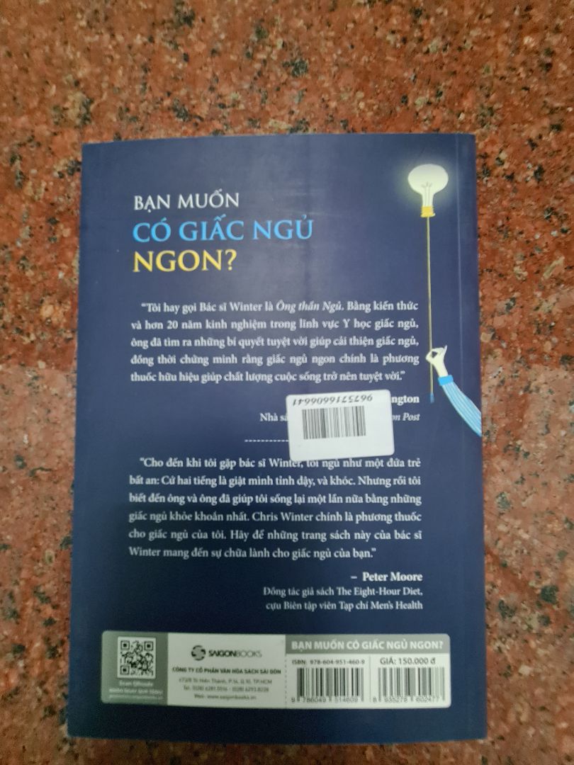 Sách có chất liệu giấy tốt, mình ưng lắm nhưng do không có bọc nilon bao lại nên bị dán giấy code trực tiếp lên bìa khi xuất hàng. Giờ mình ko dám tháo ra sợ hỏng bìa sách. Hy vọng TiKi rút kinh nghiệm điều này.
Đánh giá Nội dung thì mình sẽ cập nhật sau khi đọc hết sách.