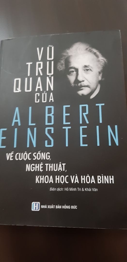 Thời điểm mình đọc quyển này mình không được tập trug cho lắm nên cảm giác hơi lan man và ko có gì thật sự ấn tượng. Chất lượng sách thì rất tốt.
