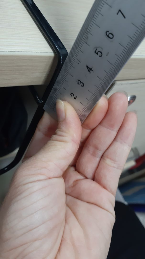 kệ k lắp vô được. 1 bên chiều rộng là 3cm, 1 bên 2,5cm, lắp k sát vào bàn được kệ k lắp vô được. 1 bên chiều rộng là 3cm, 1 bên 2,5cm, lắp k sát vào bàn được