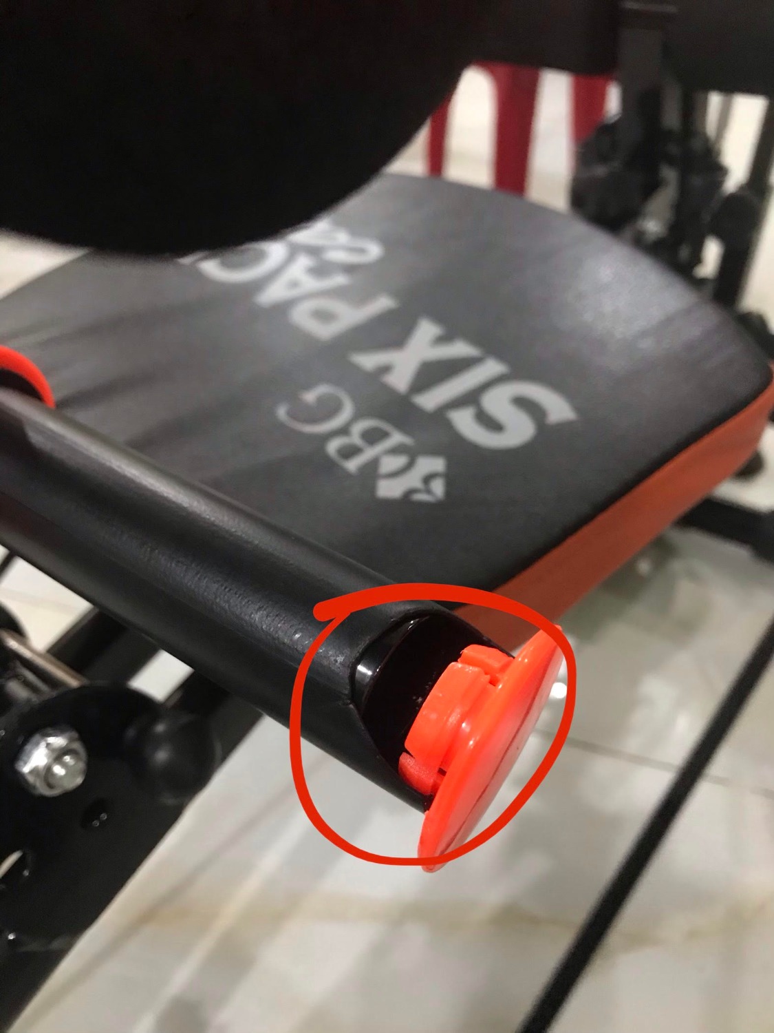 - Đóng gói sản phẩm kém (so với rất nhiều sản phẩm tôi từng mua từ Tiki)
- Sản phẩm giao thiếu linh kiện, bị cong móp, vỡ và bong tróc
- Không sách hướng dẫn
- Không có bất kỳ giấy tờ liên quan thông tin bảo hành sản phẩm