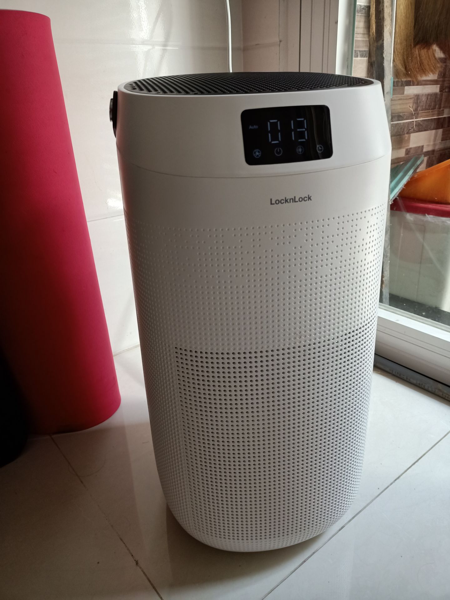 Sản phẩm nhìn cứng cáp, xịn sò lắm luôn, hơi to 1 tí so với tưởng tượng của mình. Chắc là xài tốt.