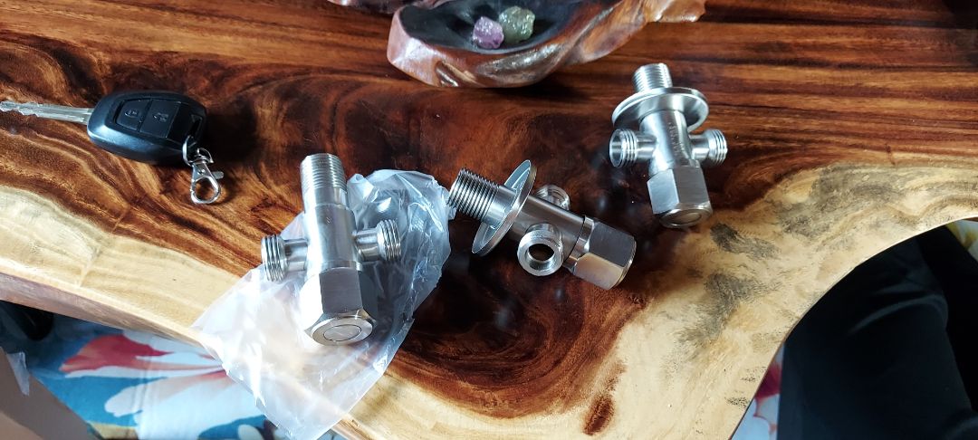 Hàng đóng gói cẩn thận, thiếu 1 cái chụp đầu ren.