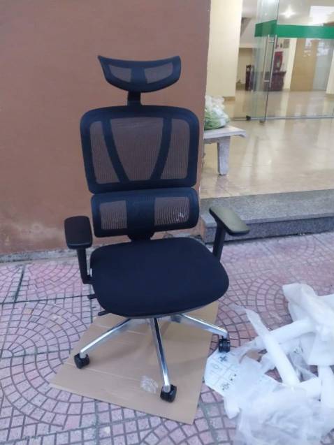 Mình ở Hà Nội shop giao hàng siêu nhanh 1 tiếng hàng đã có mặt và có bạn hỗ trợ lắp đặt rồi. Khá bất ngờ, mình hỏi shop thì báo có khá nhiều cơ sở nên điều động hàng nhanh. mình đánh giá 5 sao về sự nhanh chóng
Về chất liệu ghế mình thấy khá ổn, sản phẩm đúng như video, mô tả. Ghế chủ yếu được làm bằng nhựa trừ một số bộ phận. Nên khi lắc mình thấy có độ rơ nhẹ. Nhưng chung quy ngồi khá chắc chắn và đỡ lưng tốt.
Ghế có khá nhiều tính năng điều chỉnh để phù hợp với mình, còn độ ổn định mình cần trải nghiệm thêm. Mình ở Hà Nội shop giao hàng siêu nhanh 1 tiếng hàng đã có mặt và có bạn hỗ trợ lắp đặt rồi. Khá bất ngờ, mình hỏi shop thì báo có khá nhiều cơ sở nên điều động hàng nhanh. mình đánh giá 5 sao về sự nhanh chóng
Về chất liệu ghế mình thấy khá ổn, sản phẩm đúng như video, mô tả. Ghế chủ yếu được làm bằng nhựa trừ một số bộ phận. Nên khi lắc mình thấy có độ rơ nhẹ. Nhưng chung quy ngồi khá chắc chắn và đỡ lưng tốt.
Ghế có khá nhiều tính năng điều chỉnh để phù hợp với mình, còn độ ổn định mình cần trải nghiệm thêm.