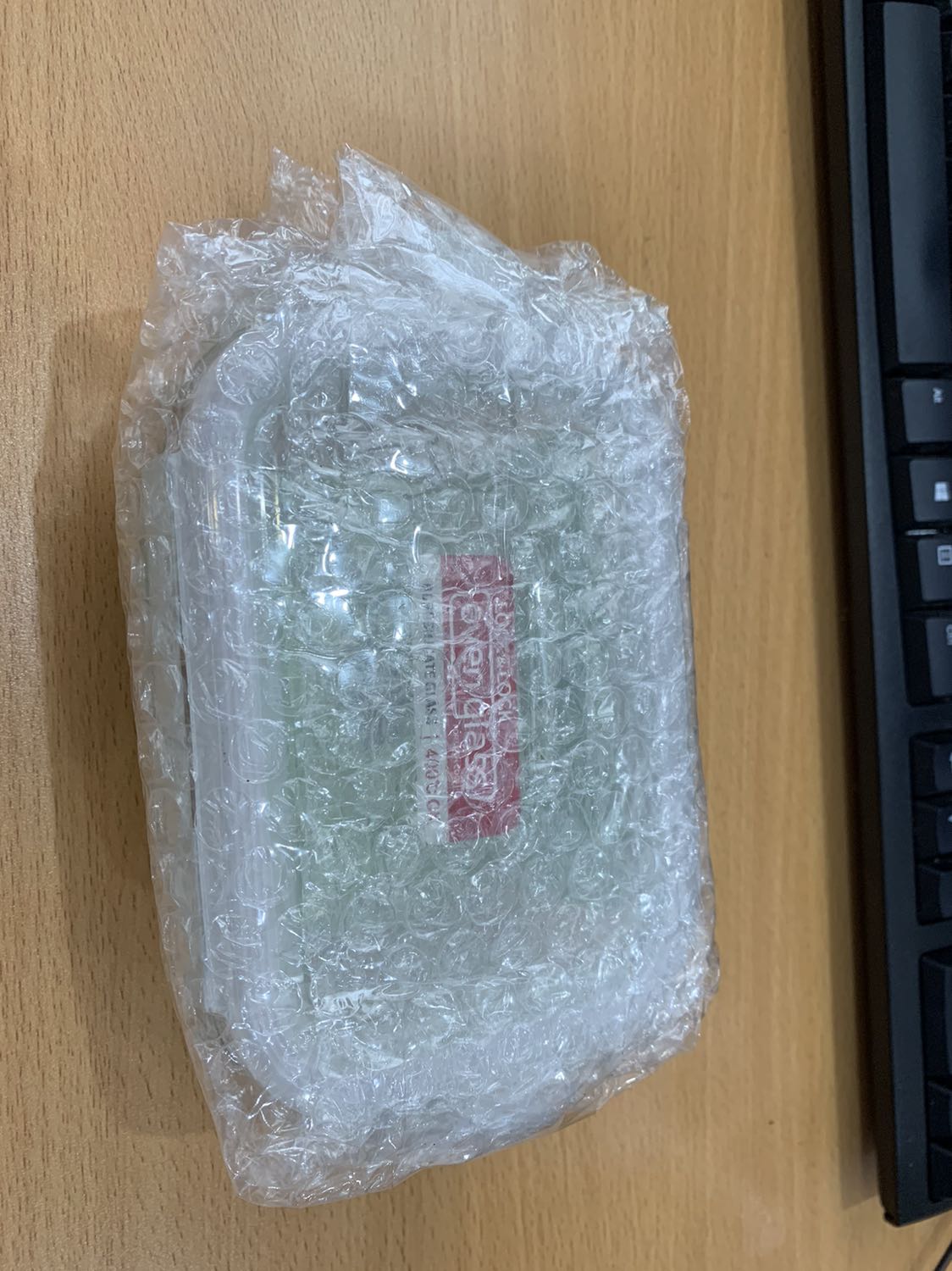 Hàng bao gói cẩn thận, giao nhanh, chuẩn lock & lock. Giá hơi mắc