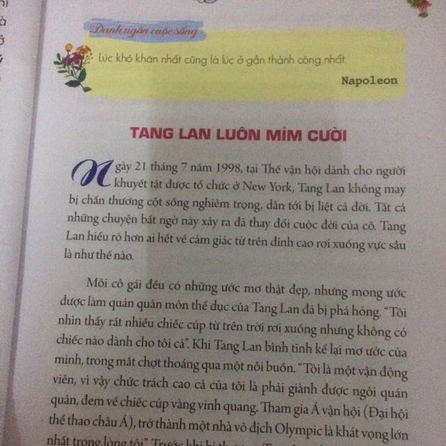nó rất đẹp rõ chữ bìa rất bóng và đẹp có những câu truyện hấp dẫn, hay, thú vị