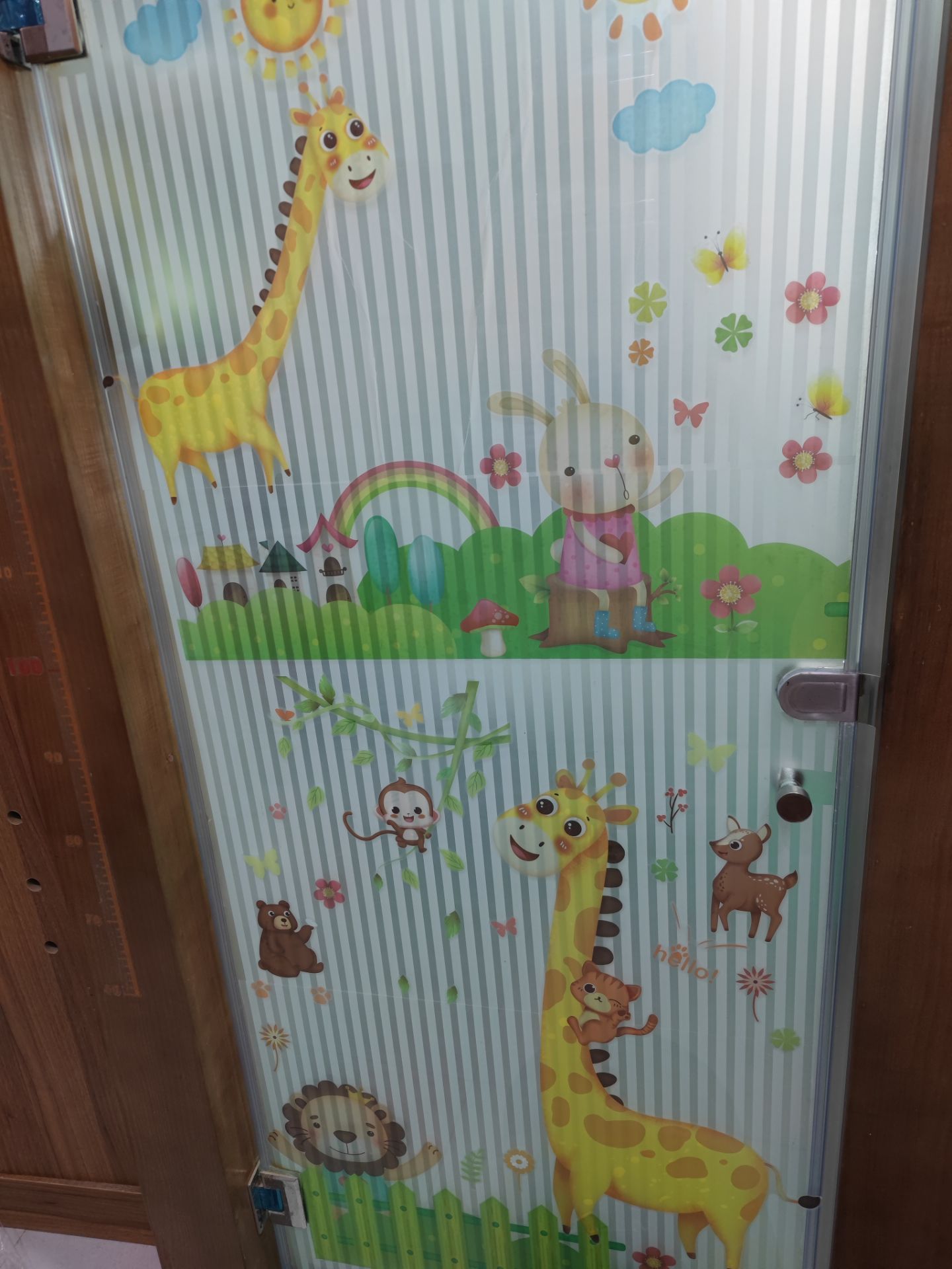 mẫu đẹp y hình, nhưg dễ bị rách, phải nâg niu dữ lắm