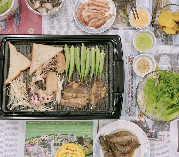 Mình mua hàng cực kì yên tâm, thứ nhất là lock&lock bền khỏi nói, thứ hai là tikitrading giao hàng chuẩn khỏi bàn. 
Bếp nóng nhanh, nóng rồi thì hạ nhiệt vừa đủ để thịt chín mềm là ngon bá cháy. Mua bếp xong tình yêu thịt nướng lại lên ngôi