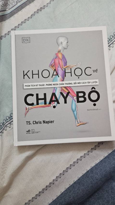 Tiki giao nhanh, giá rẻ, sách được bọc kĩ, gọn, nội dung có hình ảnh minh họa khoa học.