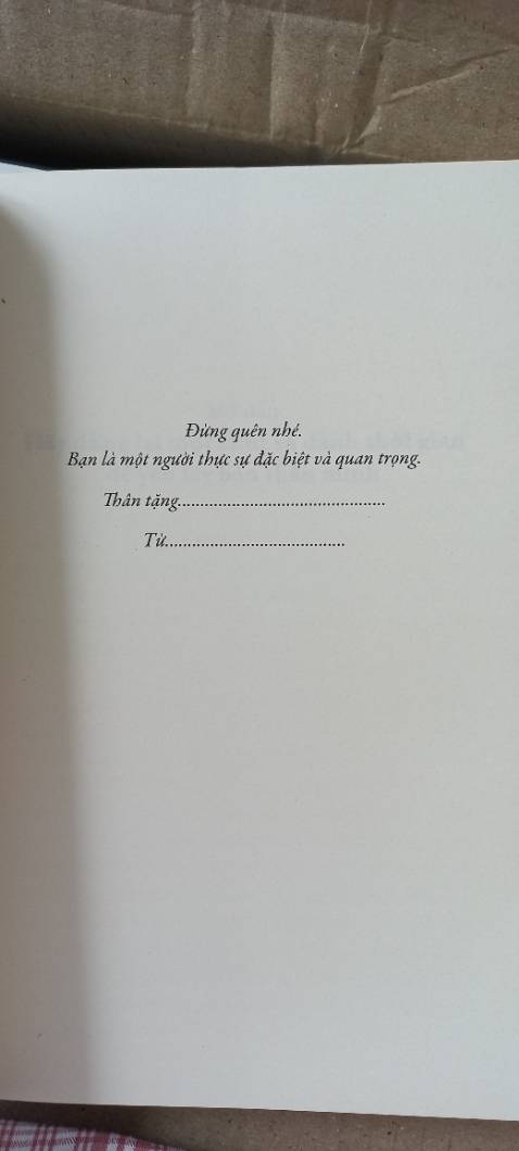 Cuốn sách của đại đức Haemin thực sự rất hay, không chỉ mang những năng lượng giúp chữa pành mà còn khiến ta hiểu thêm về Phật Pháp. Cuốn sách luôn có những câu văn ngắn gọn nhưng chưa đựng rất nhiều ý nghĩa khiến ta phải suy ngẫm.