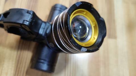 hàng quá tệ, rỉ sét, bụi, trầy xước ,  giống như giao hàng đã qua sử dụng, khônmg thèm vệ sinh lại, xem thường người mua quá