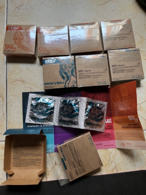 Giá rẻ, có khuyến mãi 1 tặng 1, nhưng Hàng trơn, không thấy gai gân hay hạt như quảng cáo.